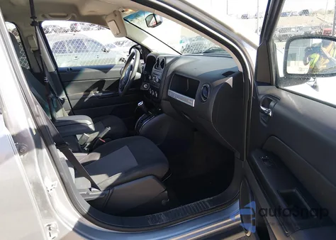 2016 Jeep Compass Sport z USA, uszkodzony, nr VIN 1C4NJDBB4GD756023